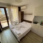 Apartments Pomorie Апартаменты *