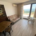 Апартаменты Apartments Pomorie *