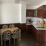 Apartments Pomorie Апартаменты *