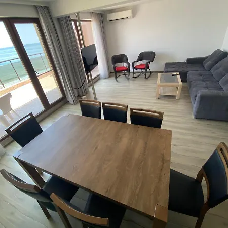 아파트 Apartments Pomorie